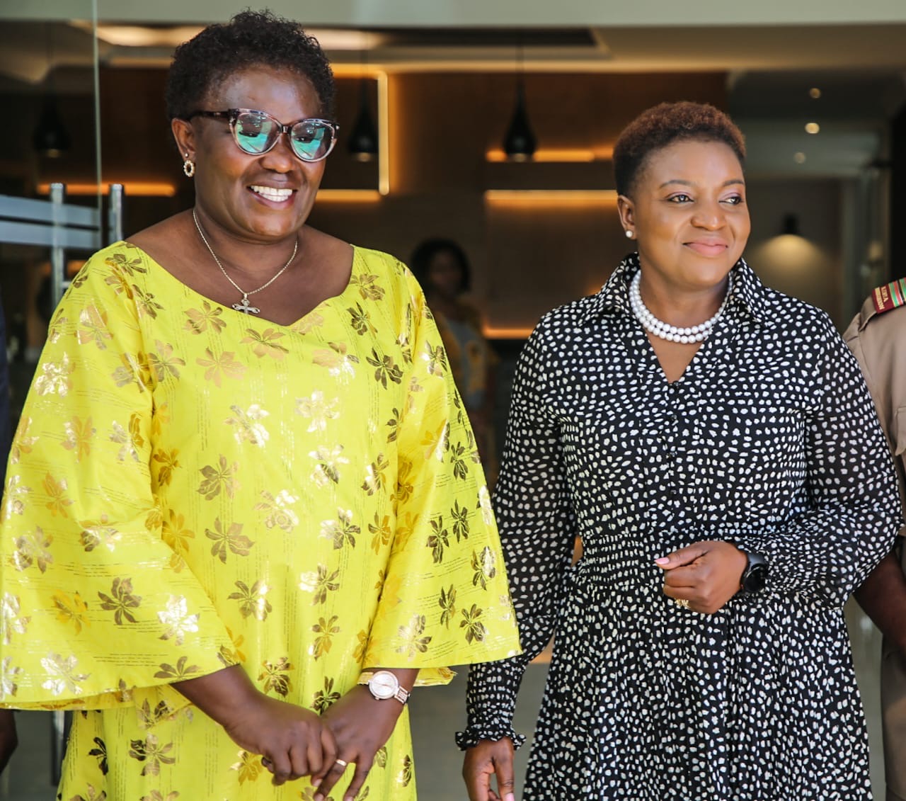 𝐇𝐞𝐚𝐥𝐭𝐡 𝐂𝐚𝐛𝐢𝐧𝐞𝐭 𝐒𝐞𝐜𝐫𝐞𝐭𝐚𝐫𝐲 𝐀𝐩𝐩𝐥𝐚𝐮𝐝𝐬 𝐂𝐨𝐦𝐦𝐮𝐧𝐢𝐭𝐲-𝐋𝐞𝐝 𝐄𝐟𝐟𝐨𝐫𝐭𝐬 𝐢𝐧 𝐂𝐨𝐦𝐛𝐚𝐭𝐭𝐢𝐧𝐠 𝐇𝐈𝐕/𝐀𝐈𝐃𝐒 𝐨𝐧 𝐖𝐨𝐫𝐥𝐝 𝐀𝐈𝐃𝐒 𝐃𝐚𝐲