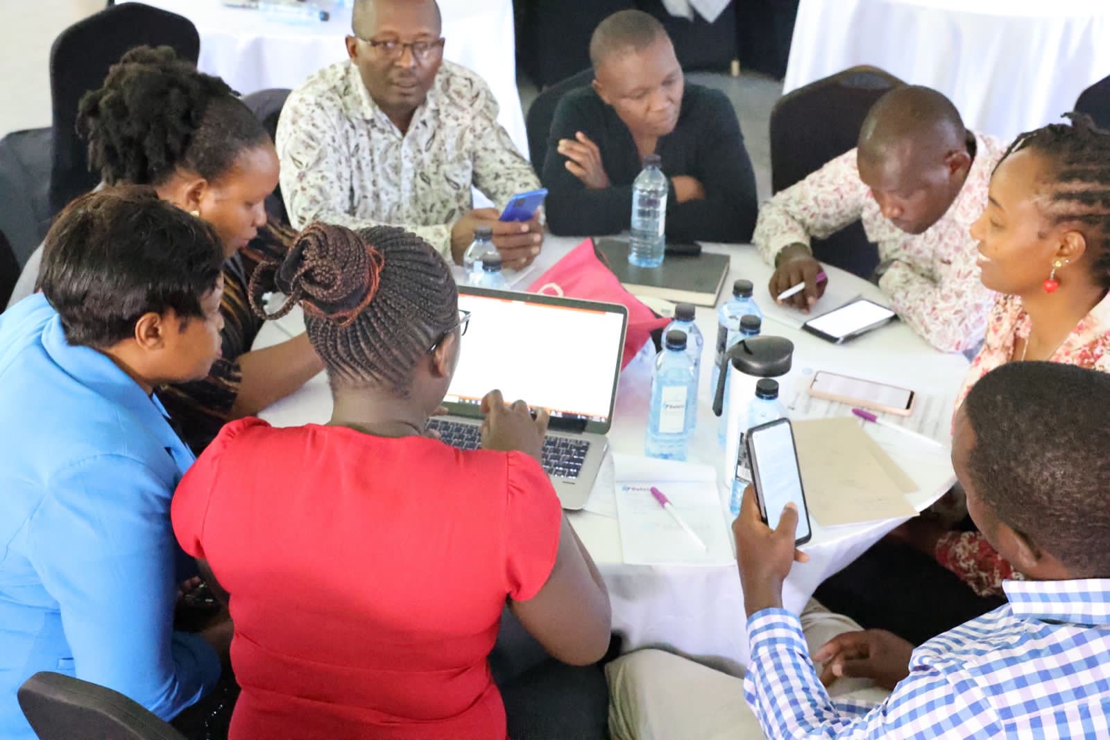 𝐉𝐨𝐢𝐧𝐭 𝐄𝐟𝐟𝐨𝐫𝐭 𝐛𝐲 𝐌𝐎𝐇 𝐚𝐧𝐝 𝐖𝐇𝐎: 𝐓𝐫𝐚𝐢𝐧𝐢𝐧𝐠 𝐁𝐨𝐨𝐬𝐭𝐬 𝐃𝐢𝐬𝐞𝐚𝐬𝐞 𝐒𝐮𝐫𝐯𝐞𝐢𝐥𝐥𝐚𝐧𝐜𝐞 𝐢𝐧 𝐅𝐨𝐮𝐫 𝐊𝐞𝐧𝐲𝐚𝐧 𝐂𝐨𝐮𝐧𝐭𝐢𝐞𝐬   This week, the Ministry of Health, in collaboration with WHO conducted training sessions