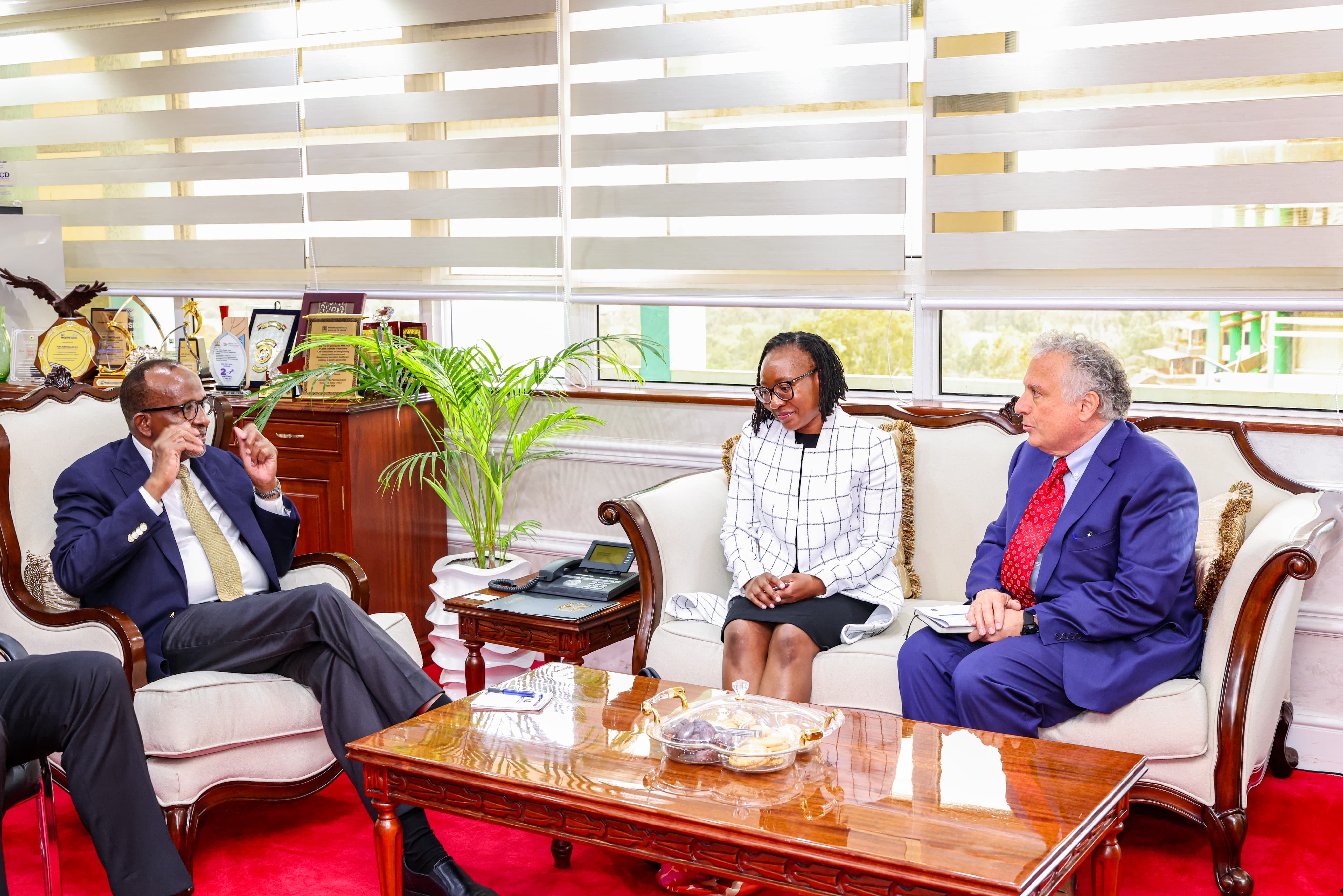 Kenya strengthens partnership with IAVI on vaccine research and local manufacturing