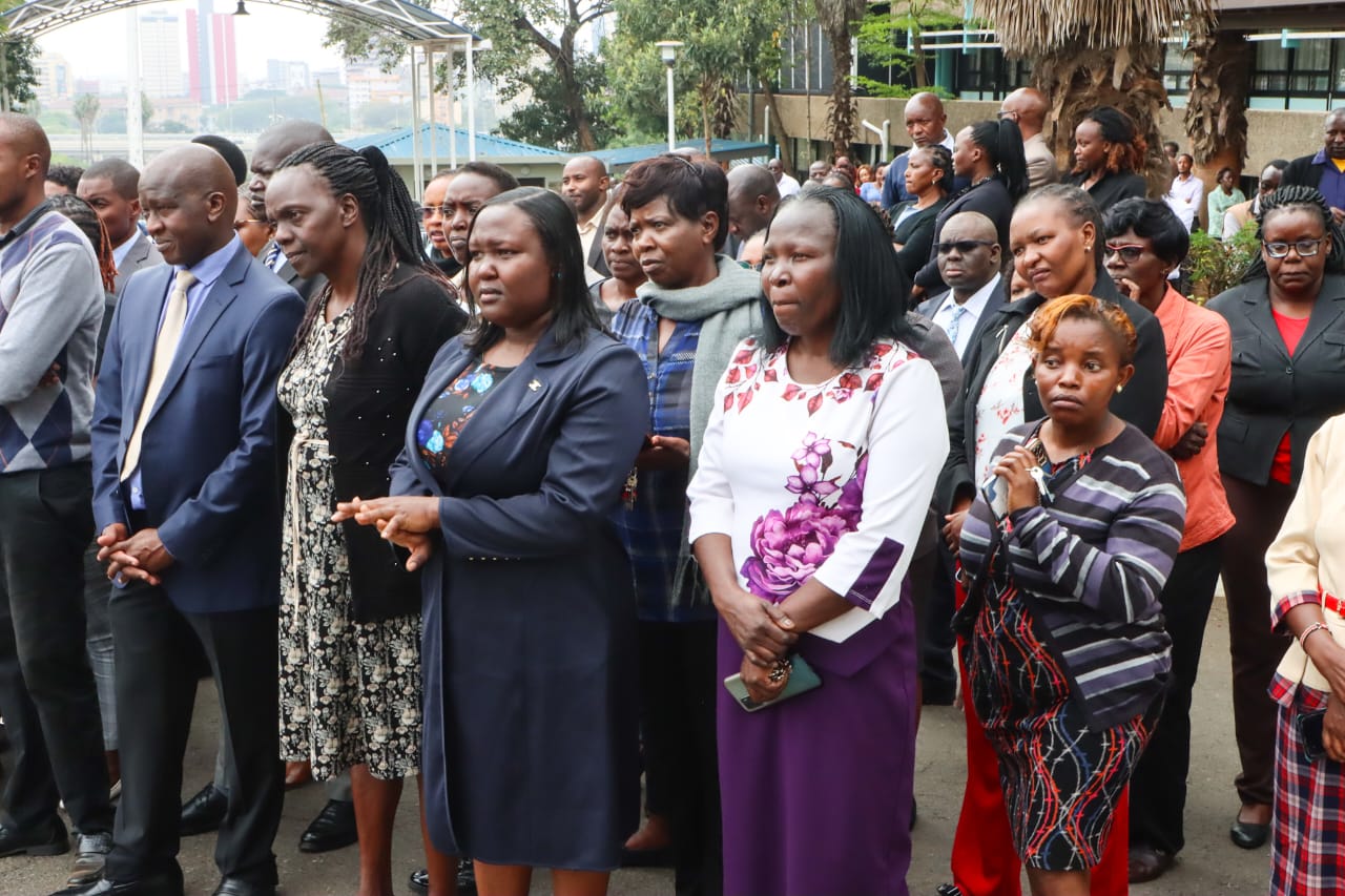 𝐇𝐞𝐚𝐥𝐭𝐡 𝐂𝐒 𝐂𝐨𝐦𝐦𝐞𝐧𝐝𝐬 𝐌𝐢𝐧𝐢𝐬𝐭𝐫𝐲 𝐒𝐭𝐚𝐟𝐟 𝐟𝐨𝐫 𝐂𝐨𝐦𝐦𝐢𝐭𝐦𝐞𝐧𝐭 𝐭𝐨 𝐇𝐞𝐚𝐥𝐭𝐡𝐜𝐚𝐫𝐞 𝐑𝐞𝐟𝐨𝐫𝐦