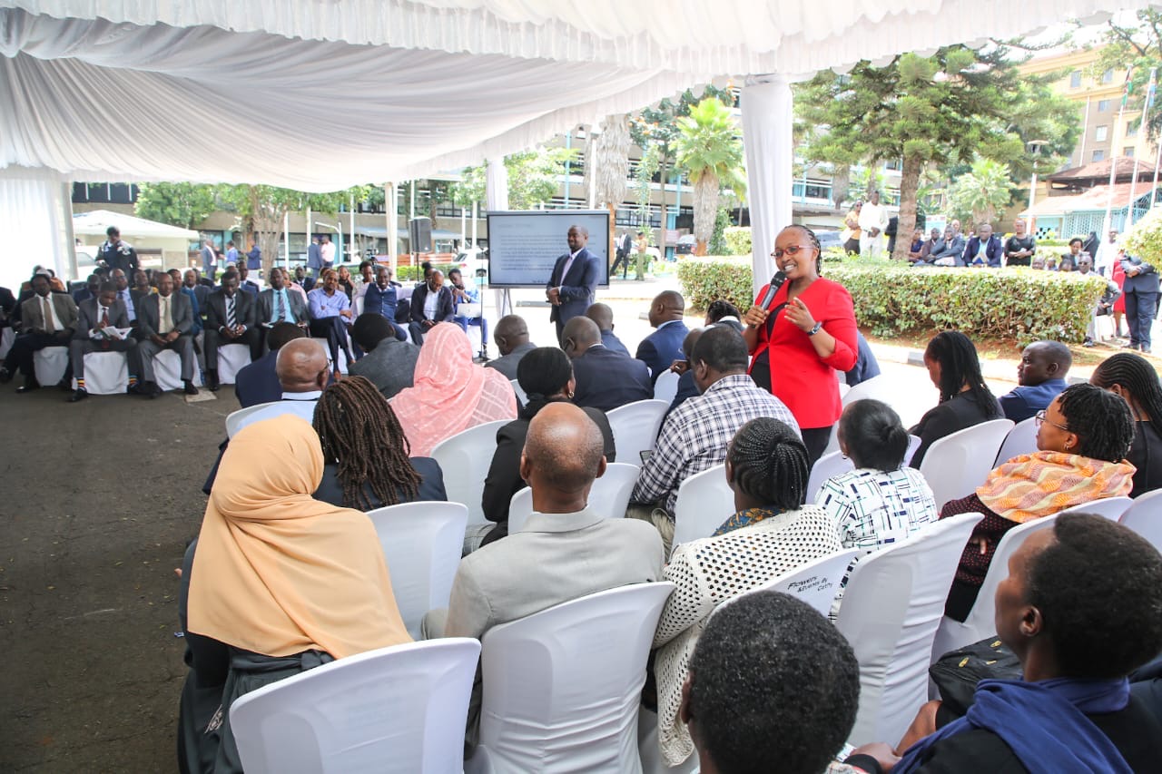 𝐌𝐢𝐧𝐢𝐬𝐭𝐫𝐲 𝐨𝐟 𝐇𝐞𝐚𝐥𝐭𝐡 𝐂𝐨𝐧𝐝𝐮𝐜𝐭𝐬 𝐒𝐞𝐧𝐬𝐢𝐭𝐢𝐳𝐚𝐭𝐢𝐨𝐧 𝐒𝐞𝐬𝐬𝐢𝐨𝐧 𝐨𝐧 𝐒𝐨𝐜𝐢𝐚𝐥 𝐇𝐞𝐚𝐥𝐭𝐡 𝐈𝐧𝐬𝐮𝐫𝐚𝐧𝐜𝐞 𝐑𝐞𝐠𝐮𝐥𝐚𝐭𝐢𝐨𝐧𝐬