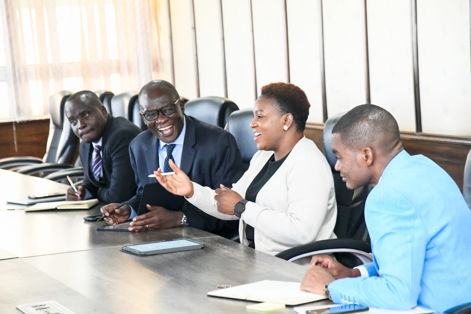 𝐇𝐞𝐚𝐥𝐭𝐡 𝐂𝐚𝐛𝐢𝐧𝐞𝐭 𝐒𝐞𝐜𝐫𝐞𝐭𝐚𝐫𝐲 𝐄𝐧𝐠𝐚𝐠𝐞𝐬 𝐰𝐢𝐭𝐡 𝐔𝐒𝐀𝐈𝐃 𝐨𝐧 𝐇𝐞𝐚𝐥𝐭𝐡𝐜𝐚𝐫𝐞 𝐚𝐧𝐝 𝐆𝐥𝐨𝐛𝐚𝐥 𝐒𝐞𝐜𝐮𝐫𝐢𝐭𝐲 𝐈𝐧𝐢𝐭𝐢𝐚𝐭𝐢𝐯𝐞𝐬