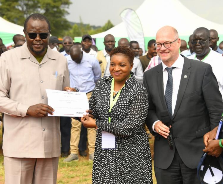 Cabinet Secretary Calls for Action on World No Tobacco Day: "Grow Food, NOT Tobacco"