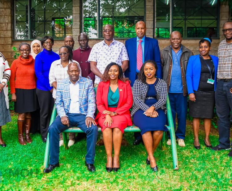 𝐏𝐫𝐢𝐨𝐫𝐢𝐭𝐢𝐳𝐢𝐧𝐠 𝐒𝐮𝐬𝐭𝐚𝐢𝐧𝐚𝐛𝐥𝐞 𝐇𝐞𝐚𝐥𝐭𝐡 𝐒𝐨𝐥𝐮𝐭𝐢𝐨𝐧𝐬 𝐟𝐨𝐫 𝐔𝐧𝐢𝐯𝐞𝐫𝐬𝐚𝐥 𝐇𝐞𝐚𝐥𝐭𝐡 𝐂𝐨𝐯𝐞𝐫𝐚𝐠𝐞