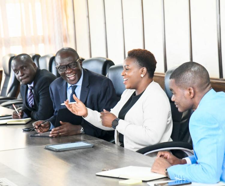 𝐇𝐞𝐚𝐥𝐭𝐡 𝐂𝐚𝐛𝐢𝐧𝐞𝐭 𝐒𝐞𝐜𝐫𝐞𝐭𝐚𝐫𝐲 𝐄𝐧𝐠𝐚𝐠𝐞𝐬 𝐰𝐢𝐭𝐡 𝐔𝐒𝐀𝐈𝐃 𝐨𝐧 𝐇𝐞𝐚𝐥𝐭𝐡𝐜𝐚𝐫𝐞 𝐚𝐧𝐝 𝐆𝐥𝐨𝐛𝐚𝐥 𝐒𝐞𝐜𝐮𝐫𝐢𝐭𝐲 𝐈𝐧𝐢𝐭𝐢𝐚𝐭𝐢𝐯𝐞𝐬