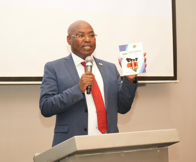 𝐄𝐦𝐩𝐨𝐰𝐞𝐫𝐢𝐧𝐠 𝐇𝐞𝐚𝐥𝐭𝐡 𝐓𝐡𝐫𝐨𝐮𝐠𝐡 𝐋𝐨𝐜𝐚𝐥 𝐌𝐚𝐧𝐮𝐟𝐚𝐜𝐭𝐮𝐫𝐢𝐧𝐠: 𝐀 𝐏𝐚𝐭𝐡 𝐭𝐨 𝐔𝐇𝐂 